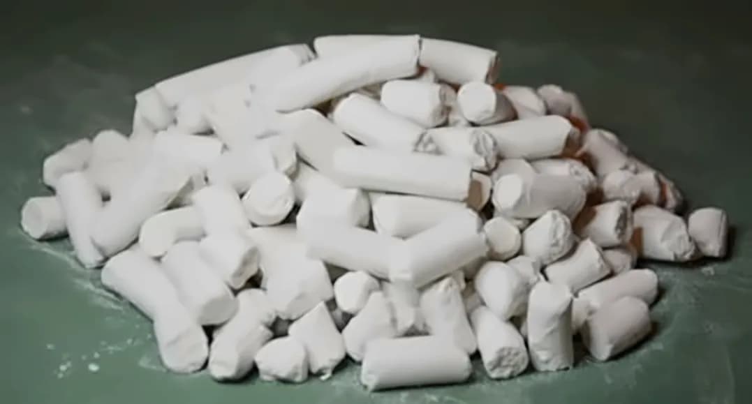 AKS-30 kaolin in extruded granules